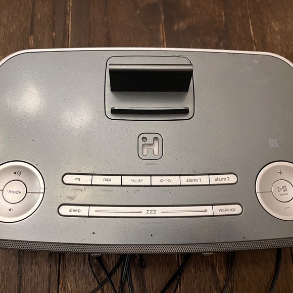 iHome - Picture 2 of 4